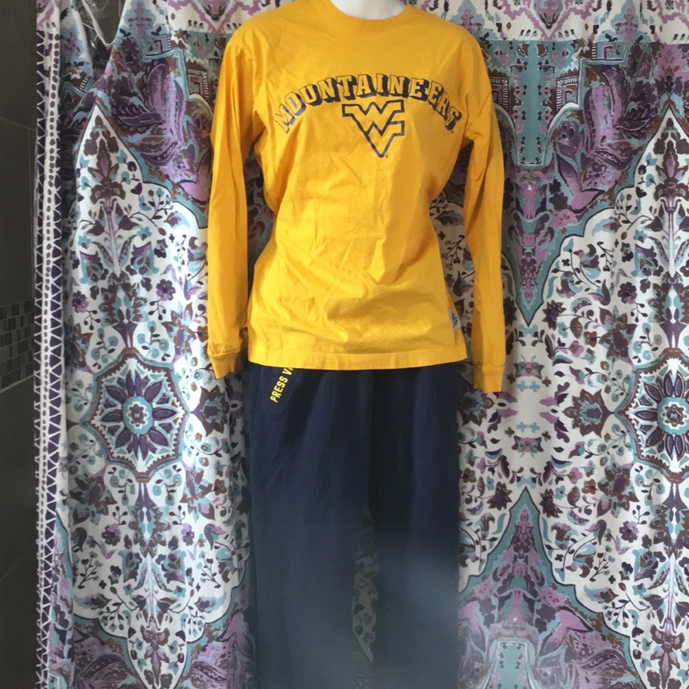 Matching wv outfit